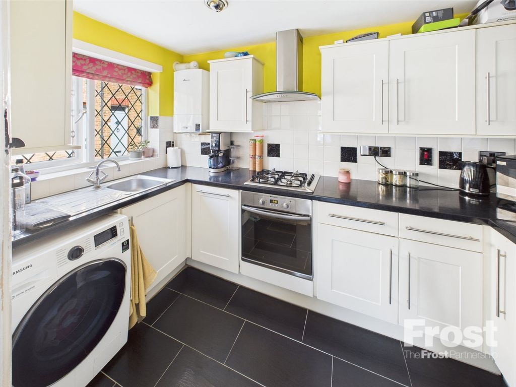 Property photo 2 of 17 Kitchen