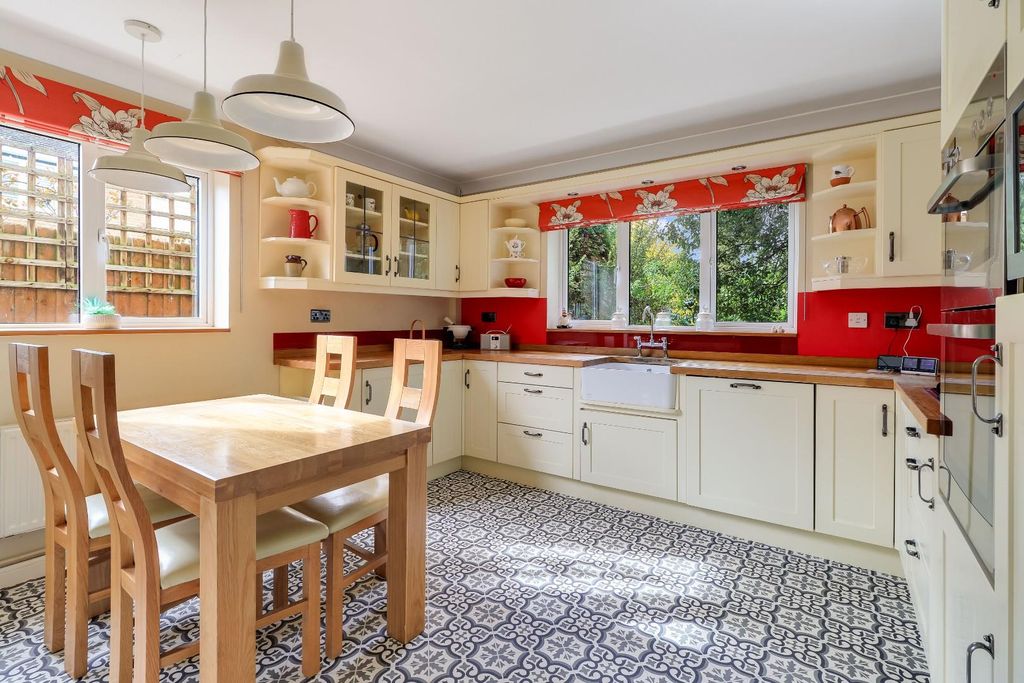 Property photo 2 of 30 Img (31).Jpg