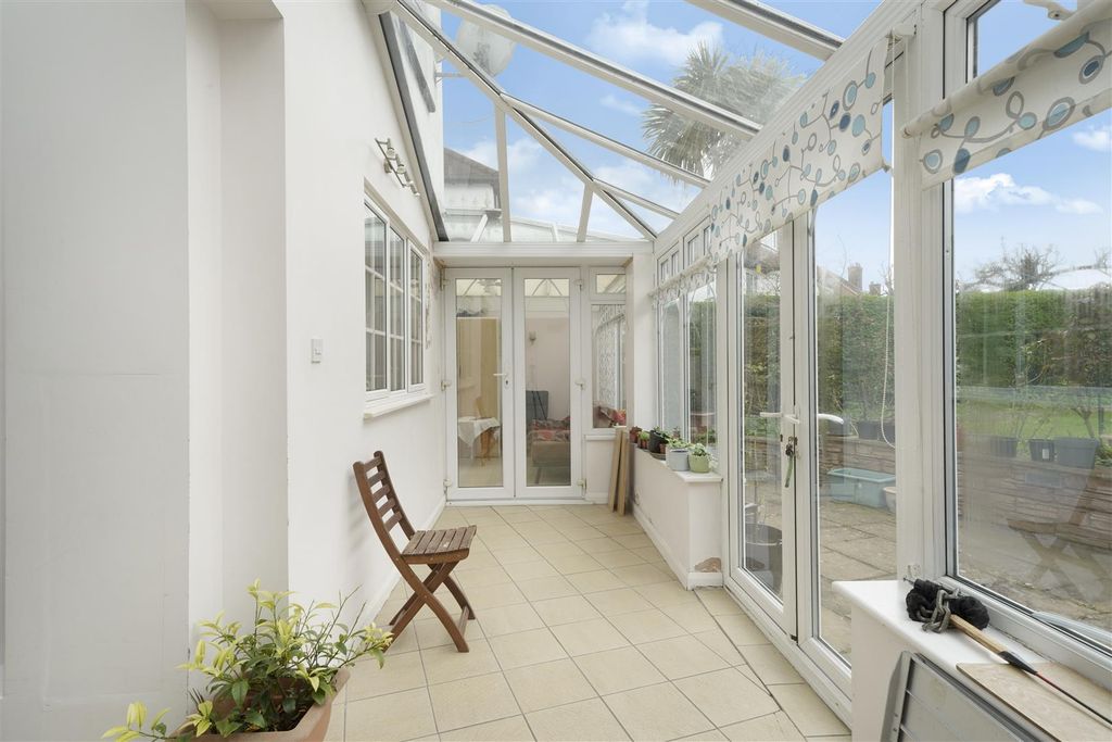 Property photo 3 of 15 53 Blockley Road - 5Ig67N9Je2Rev0Xwmv0W.Jpg