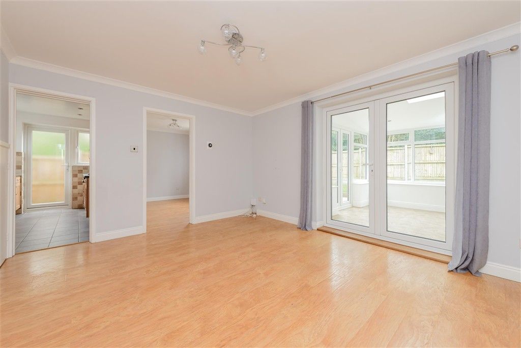 Property photo 1 of 11 Lounge