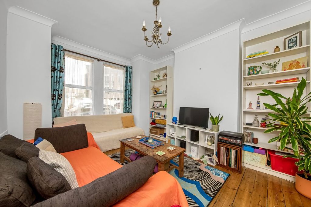 Property photo 2 of 11