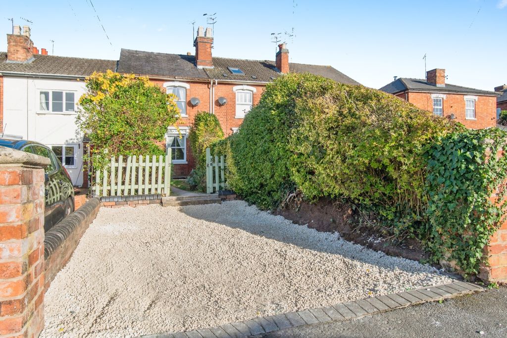 Property photo 2 of 31 001