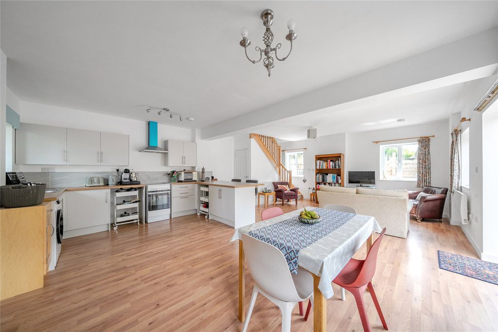 Property photo 2 of 26 Picture No. 17