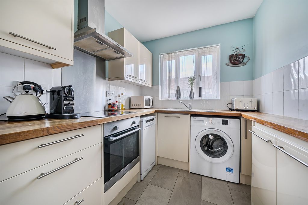 Property photo 3 of 12