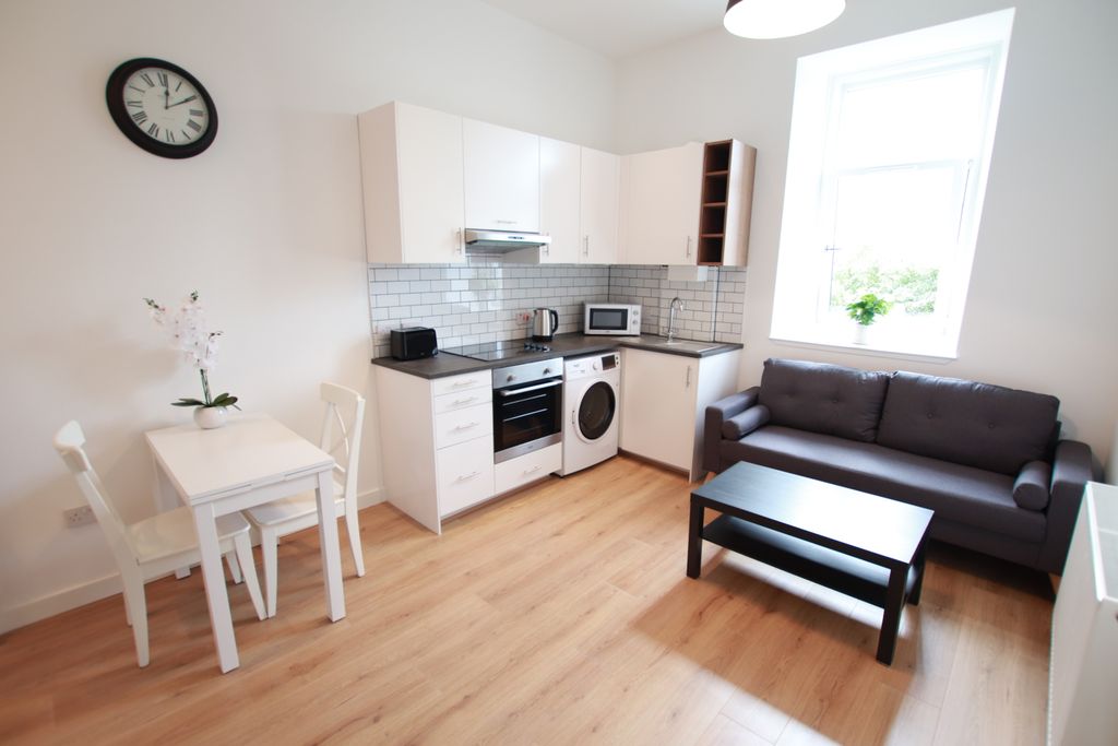 Property photo 3 of 9 Lounge