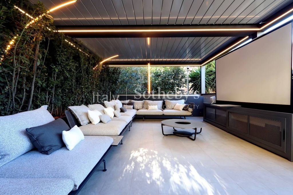 Property photo 2 of 38