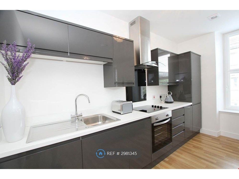 Property photo 2 of 7 Kitchen