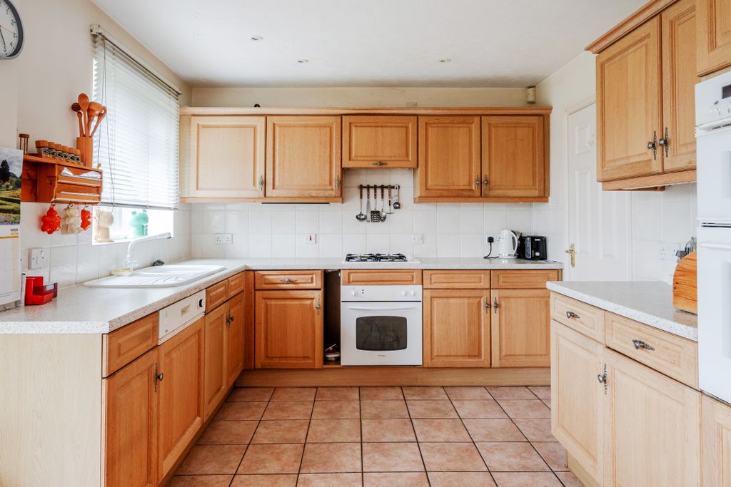 Property photo 3 of 23