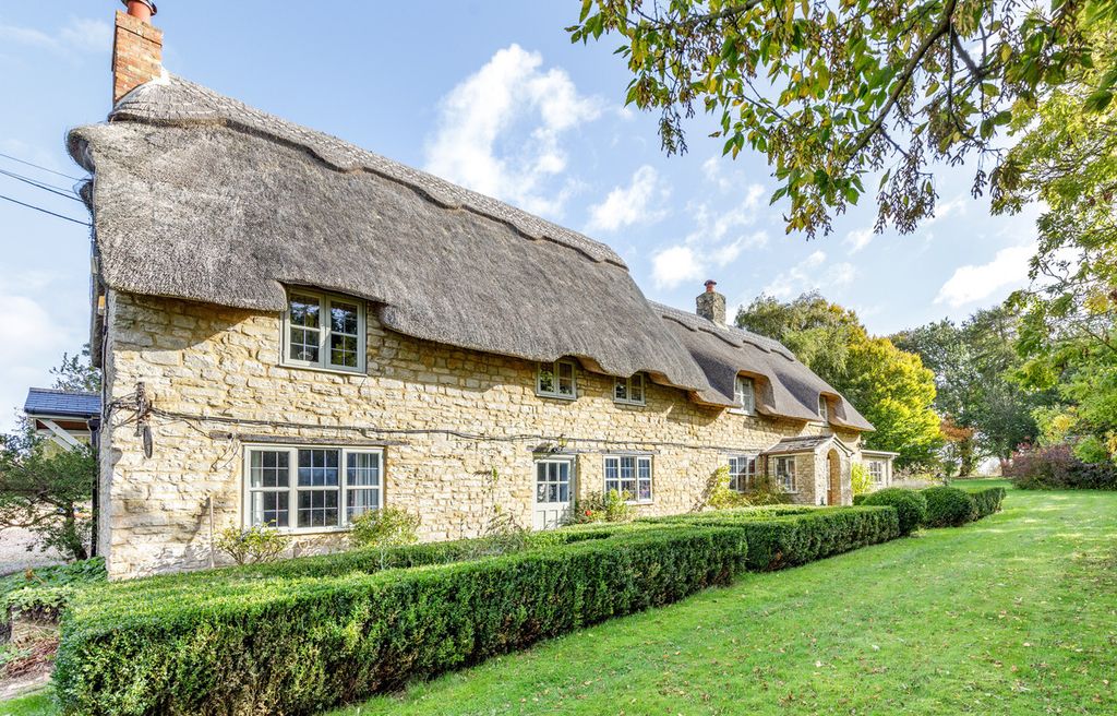 Property photo 1 of 42