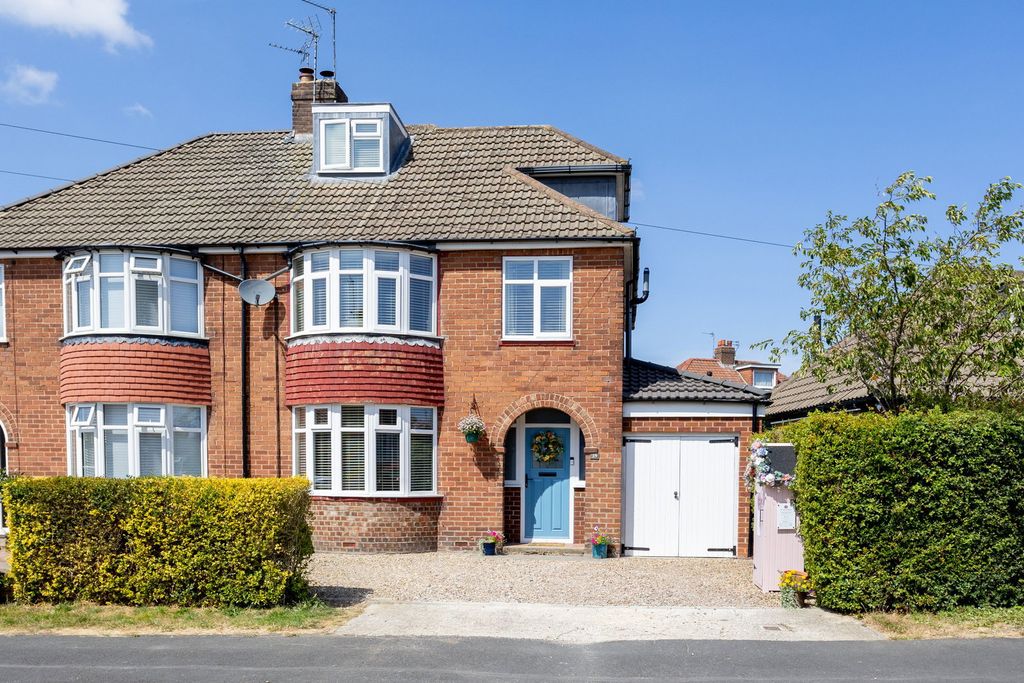 Property photo 1 of 25