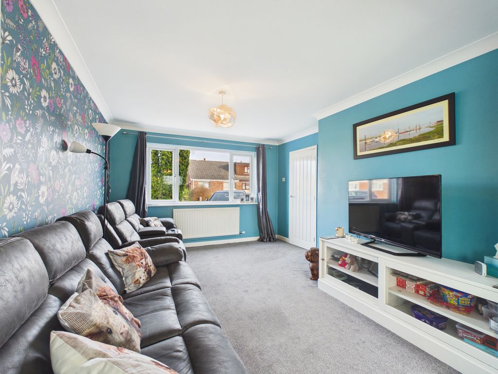 Property photo 2 of 21 Lounge