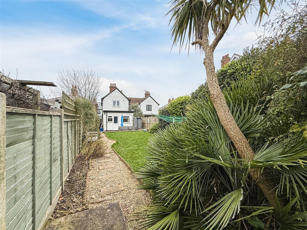 Property photo 2 of 15 Garden