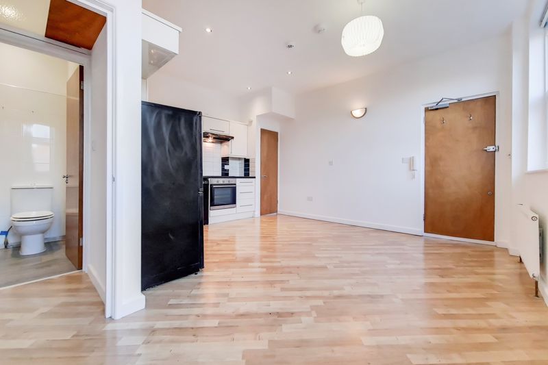 Property photo 3 of 10 Photo 2