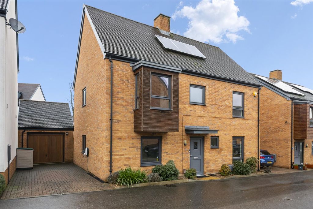 Property photo 1 of 18