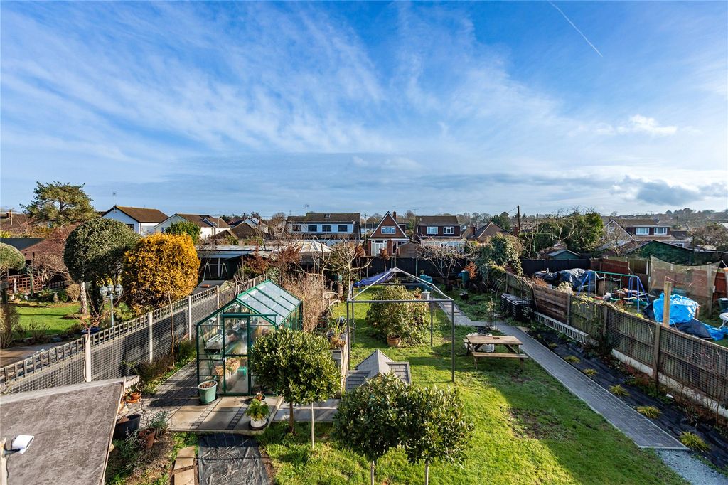 Property photo 3 of 18 Garden