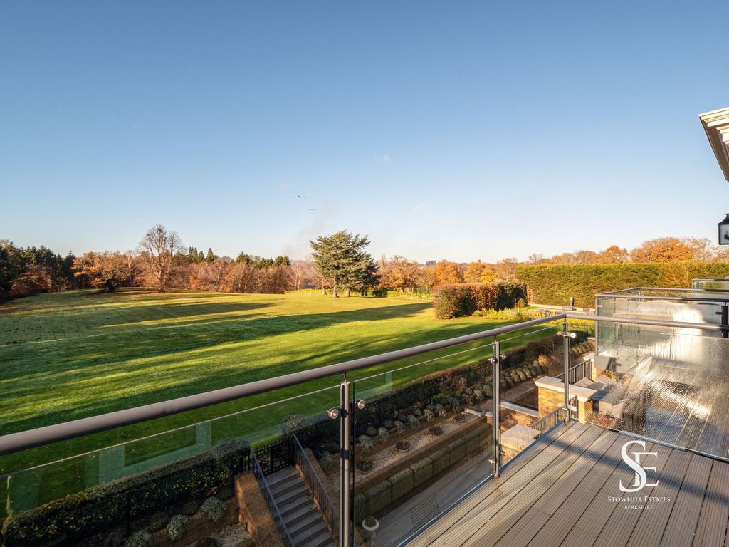 Property photo 2 of 31 Balcony