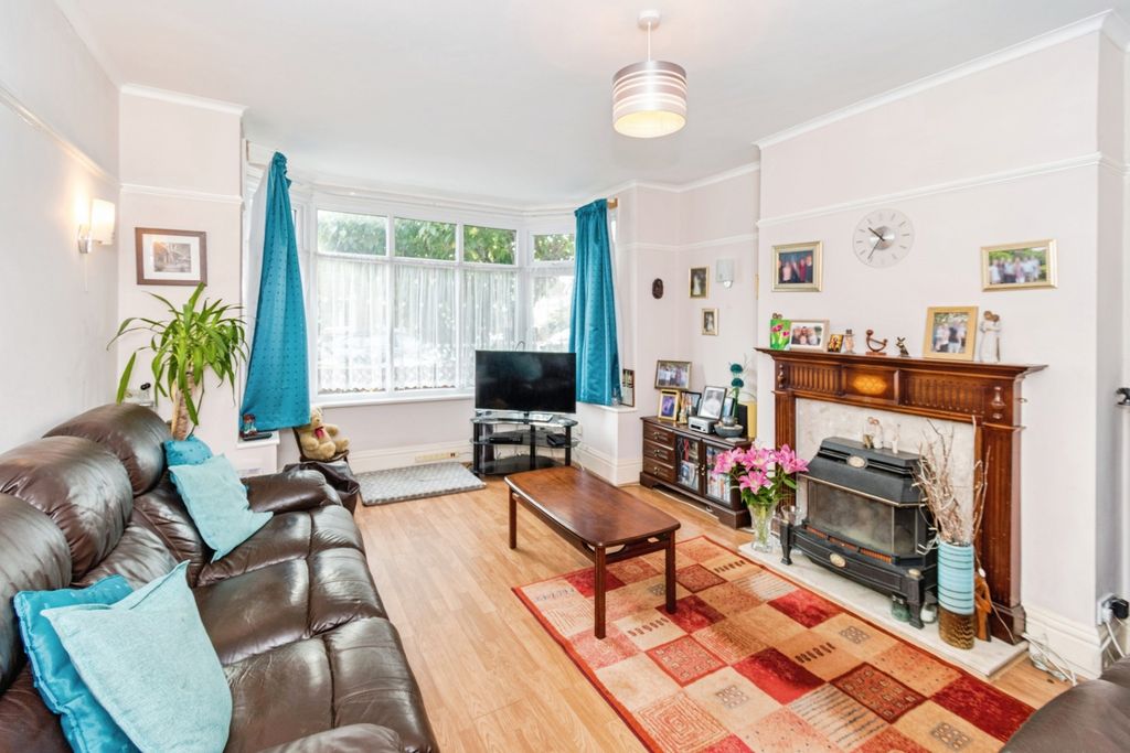 Property photo 3 of 16 Photo