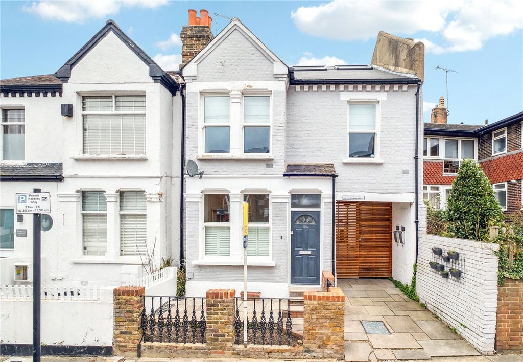 Property photo 1 of 8 Front Exterior