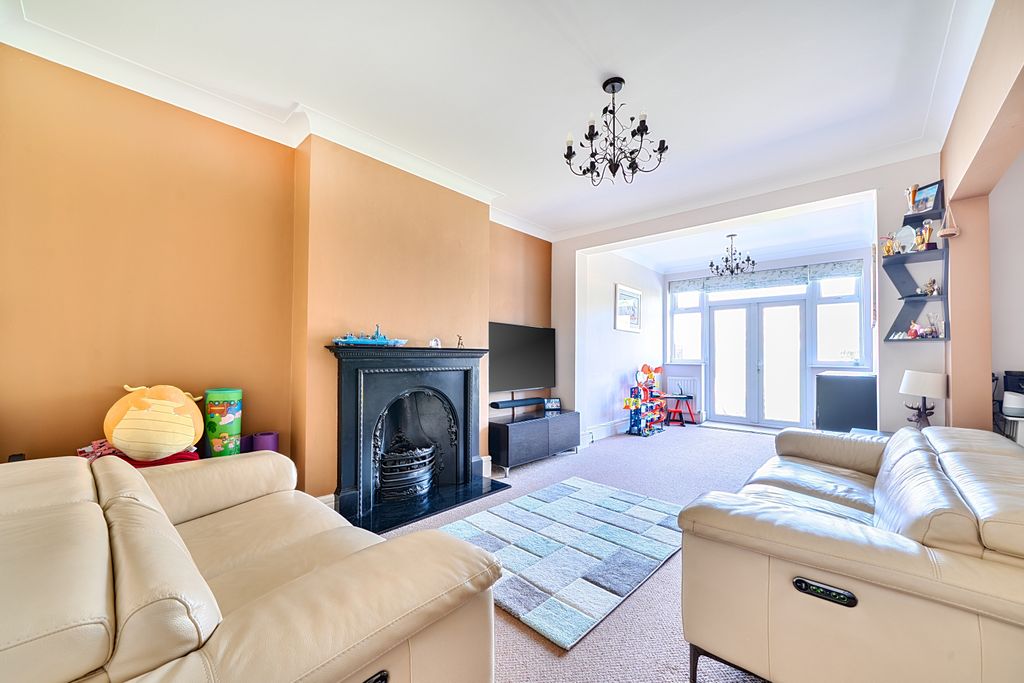 Property photo 2 of 21 Picture No. 13