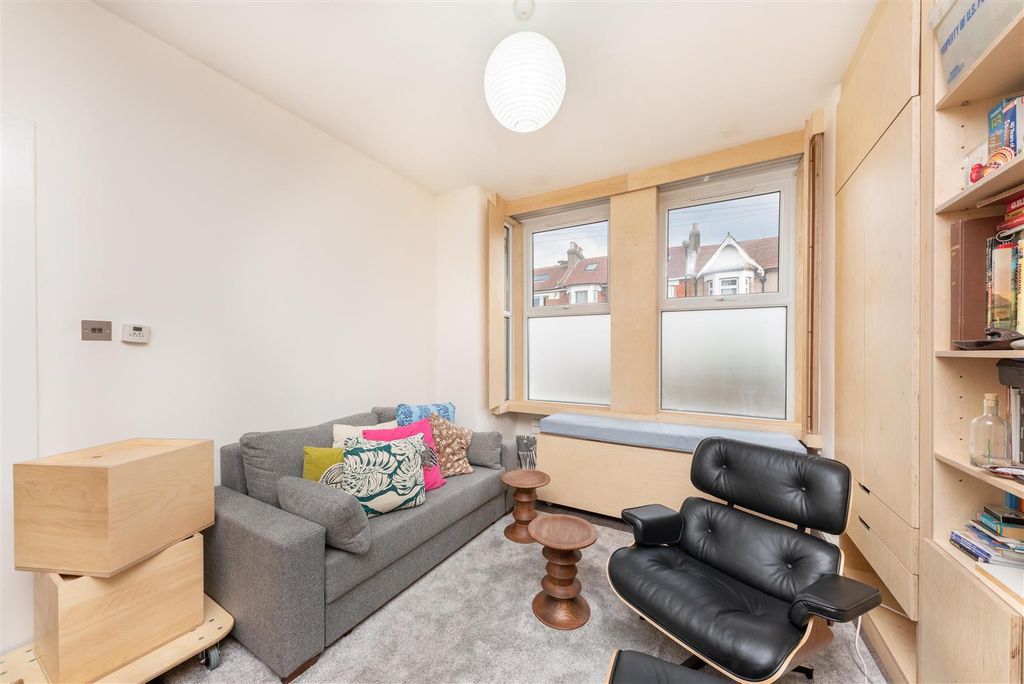 Property photo 3 of 14