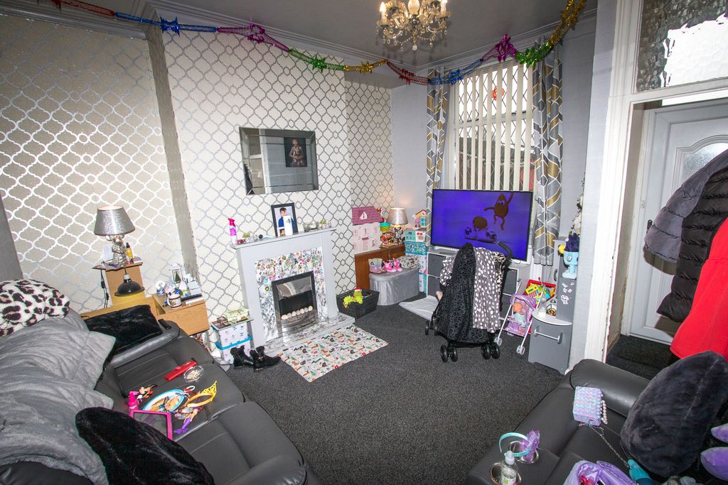 Property photo 2 of 14