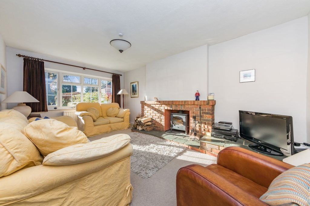 Property photo 2 of 28