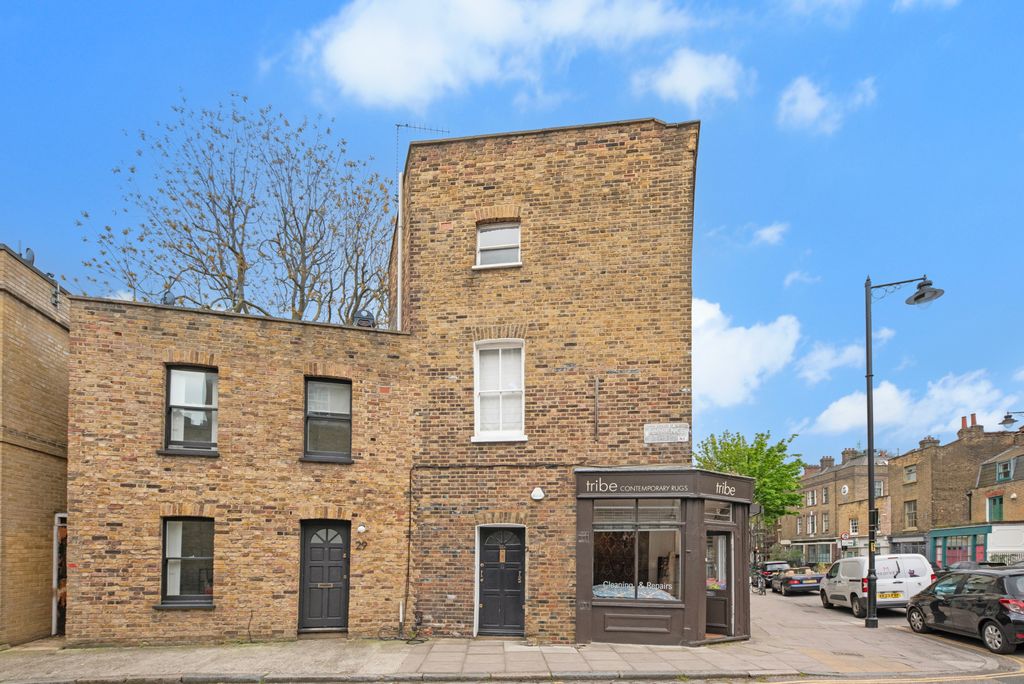 Property photo 2 of 14