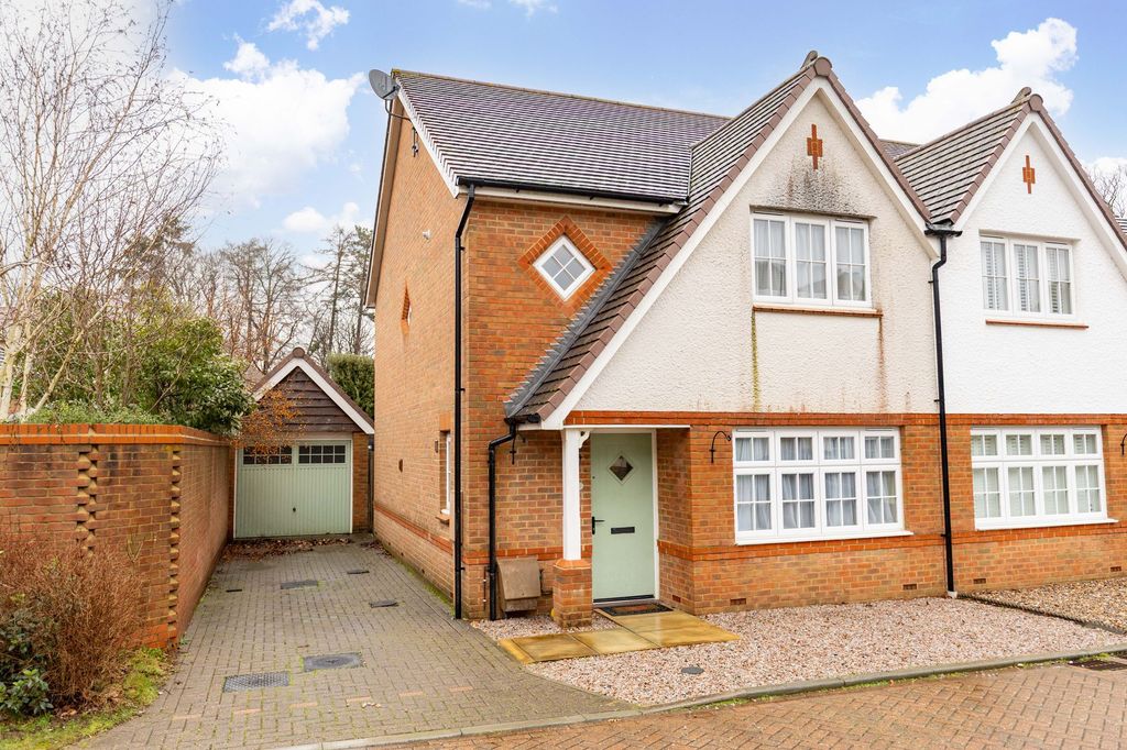 Property photo 1 of 28