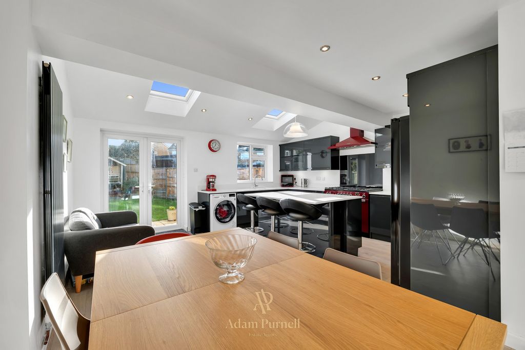 Property photo 2 of 21