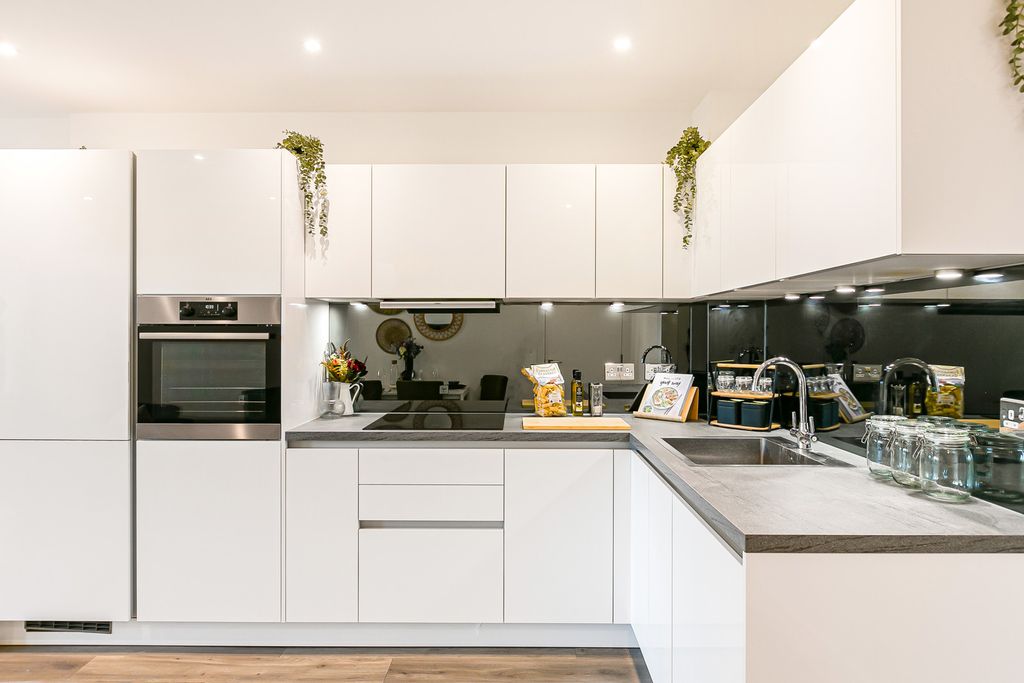 Property photo 3 of 13 Kitchen