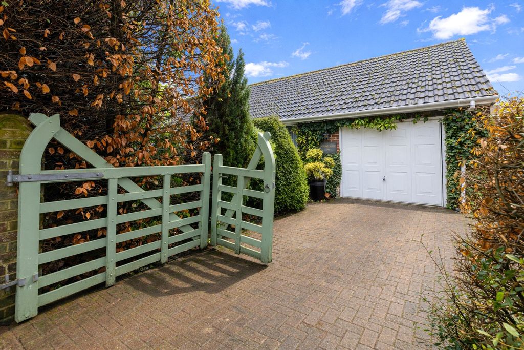 Property photo 2 of 12 Driveway And Garage