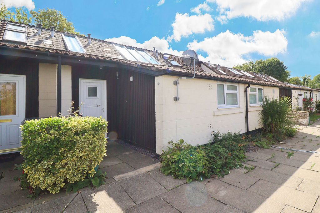 Property photo 1 of 25 Picture No. 02