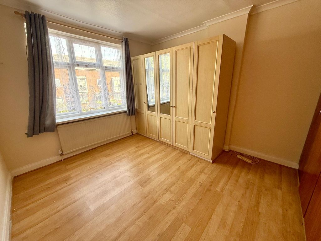 Property photo 2 of 9 Gallery