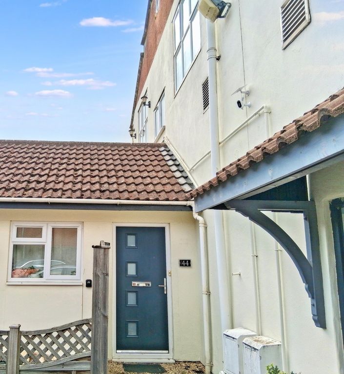 Property photo 1 of 10 Front View