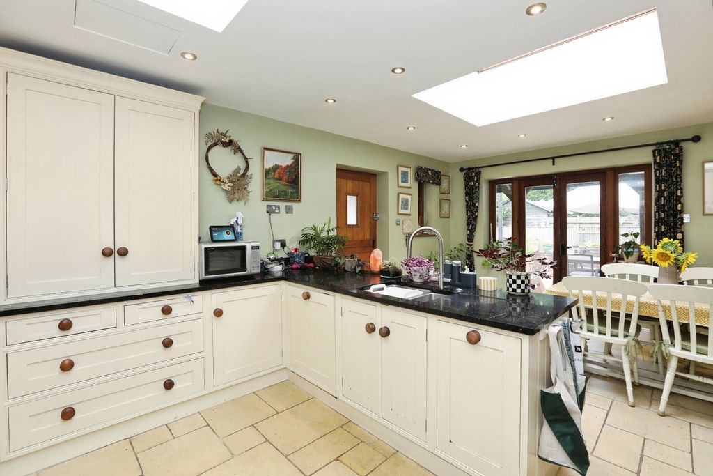 Property photo 2 of 15 Pbox-Img.Jpg