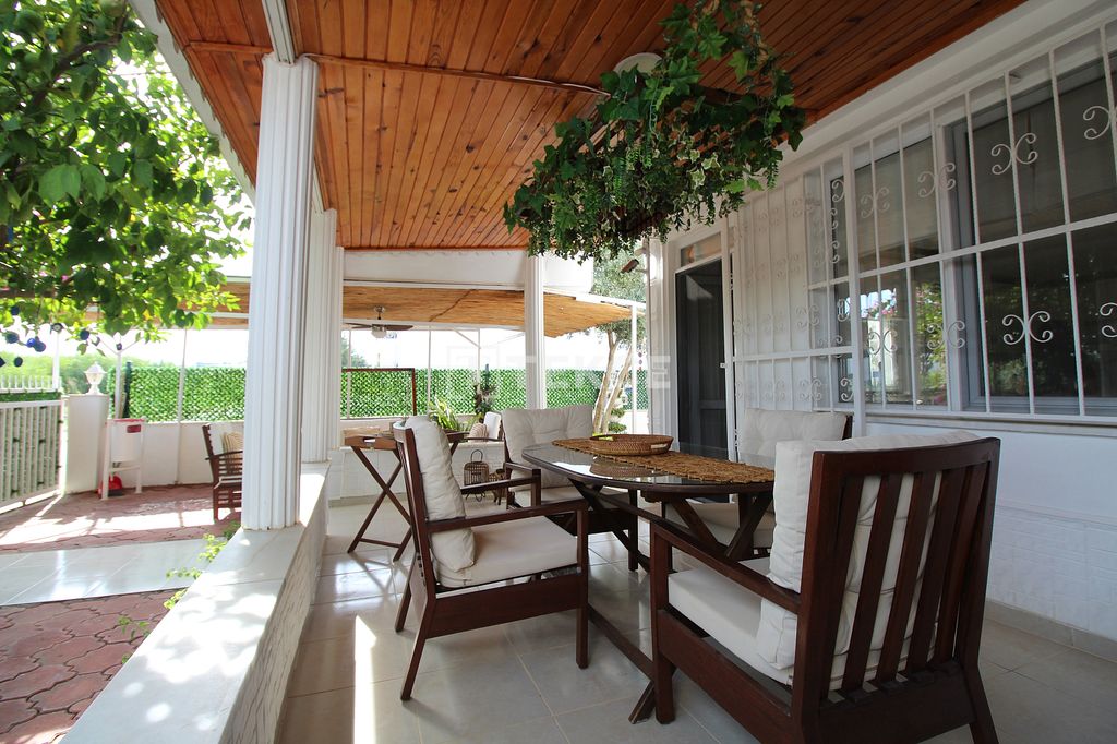 Property photo 2 of 41