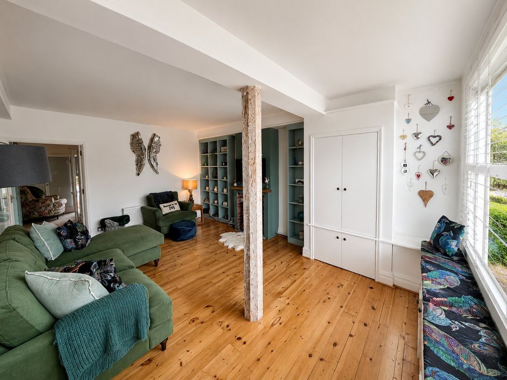 Property photo 2 of 22