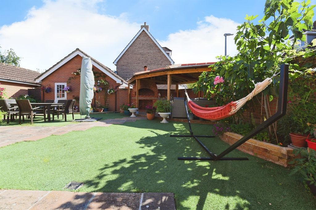 Property photo 1 of 25