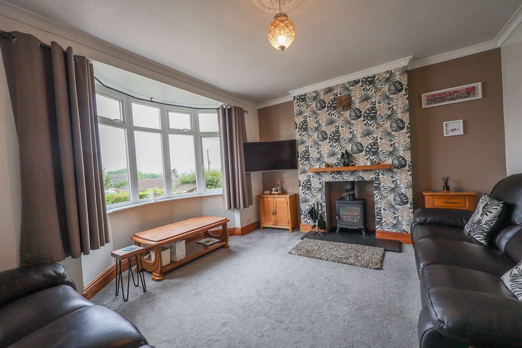 Property photo 3 of 32