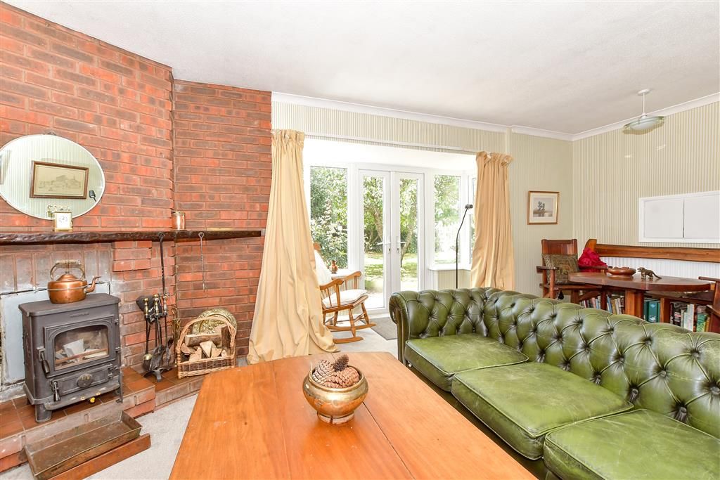 Property photo 3 of 14 Lounge