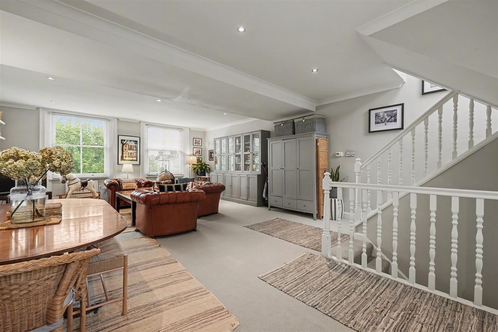 Property photo 3 of 12 Flat 4, 3 Abbey Gardens Nw8 9As-1.Jpg