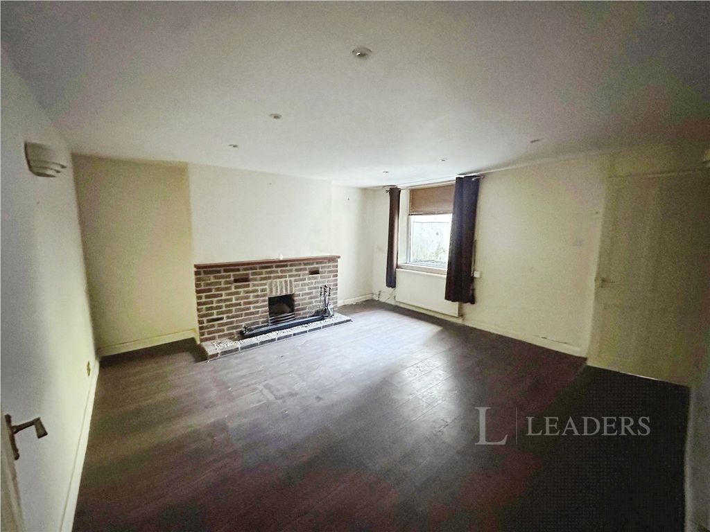 Property photo 3 of 10 Pbox-Img.Jpg
