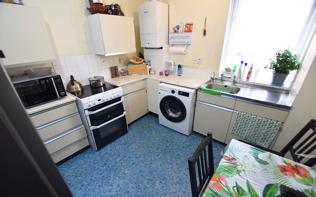 Property photo 2 of 5