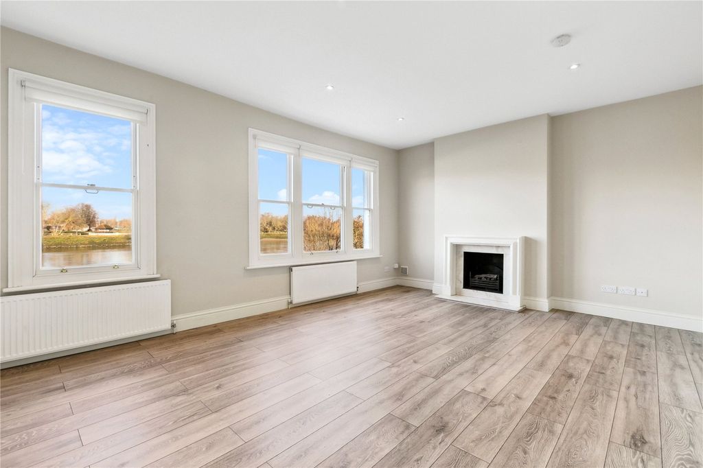Property photo 2 of 12 Reception Room
