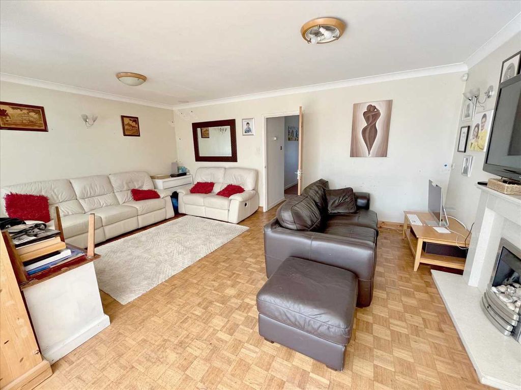 Property photo 2 of 11 Lounge/Dining Room