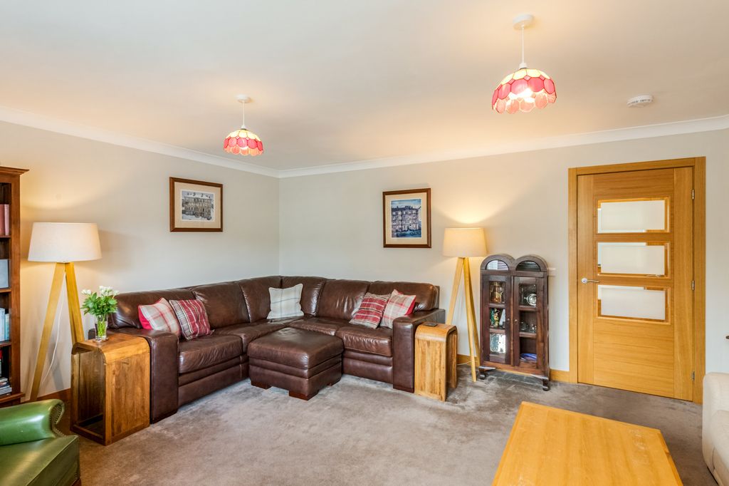 Property photo 3 of 38