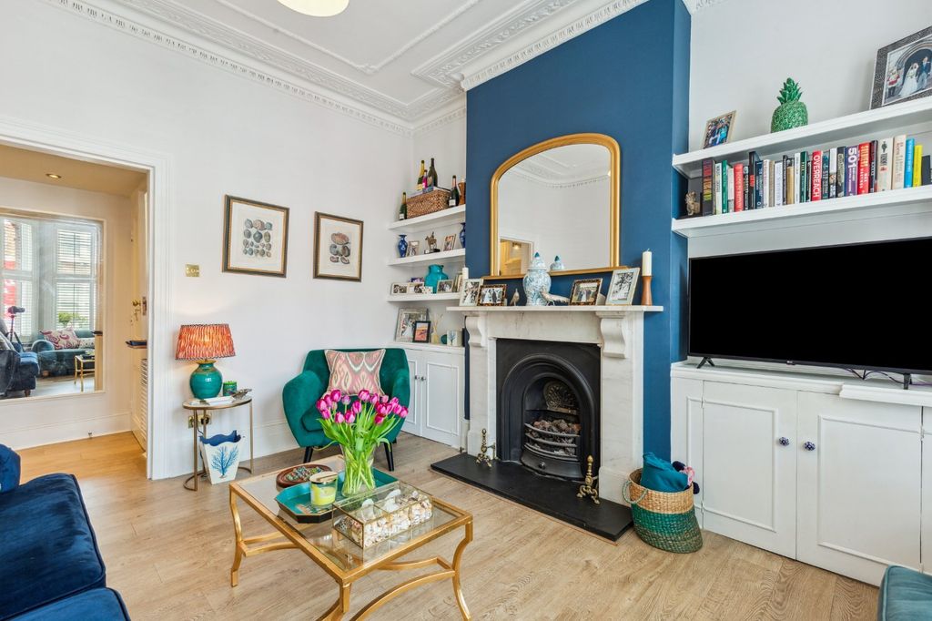 Property photo 1 of 11