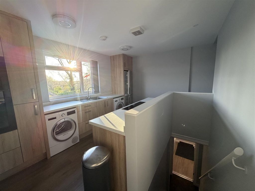 Property photo 2 of 17 Flat 1 Kitchen