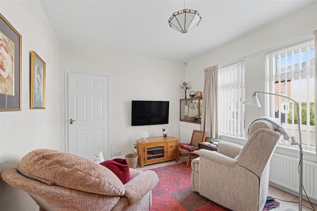 Property photo 2 of 22 Lounge.Jpeg