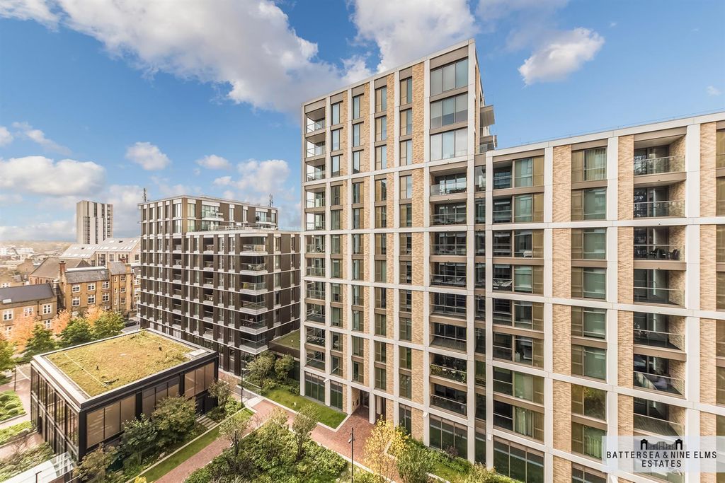 Property photo 2 of 20